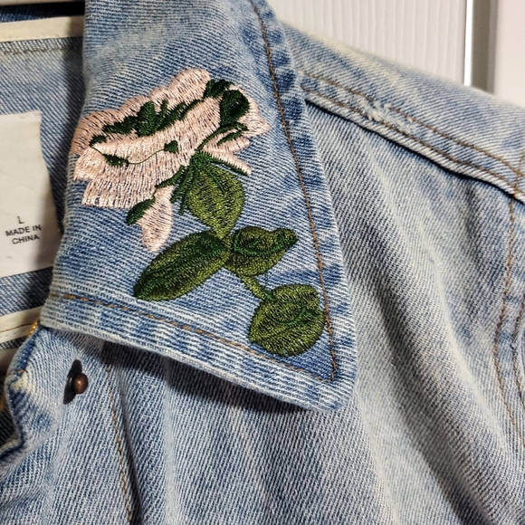 Vintage Jean jacket - Picture 3 of 10